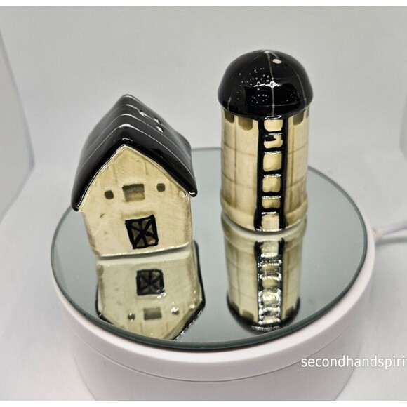 Barn and Silo Salt & Pepper Shaker Set Ceramic MISSING STOPPER - Picture 1 of 3